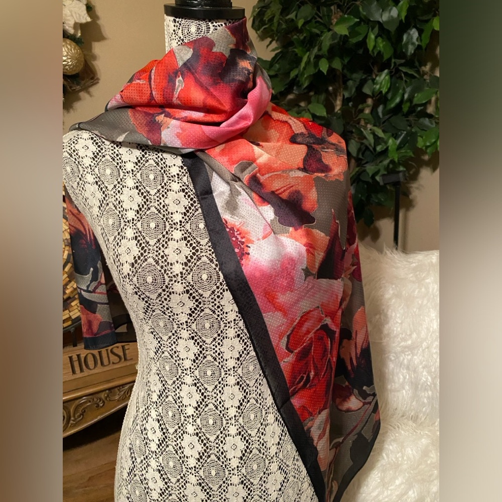 Vince Camuto Luxury Scarf